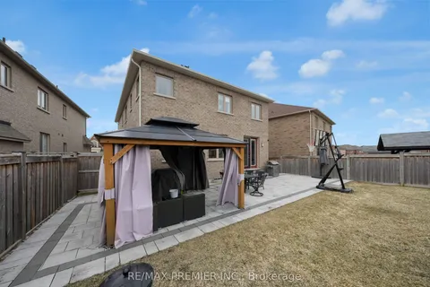 34 McDonnell Crescent, Bradford West Gwillimbury, ON L3Z 0S7