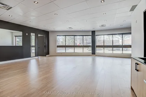 155 West Beaver Creek Road, Richmond Hill, ON L4B 1E1
