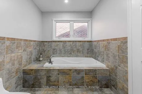 26 Millcroft Way, Vaughan, ON L4J 6P1