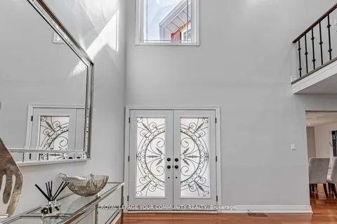 26 Millcroft Way, Vaughan, ON L4J 6P1