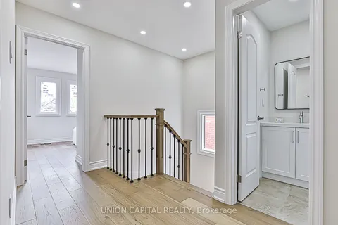 11 Newmill Crescent, Richmond Hill, ON L4C 9T7