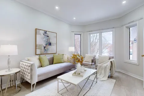 150 Larratt Lane, Richmond Hill, ON L4C 0E7