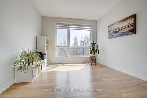 100 Woodhaven Avenue, Aurora, ON L4G 3Y2