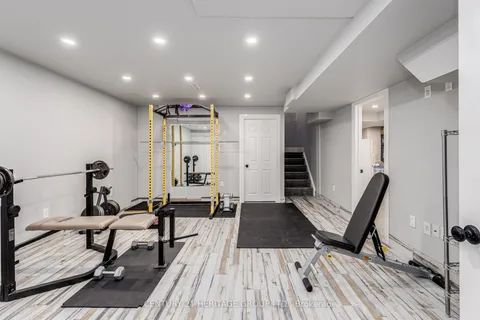 673 Chaleur Place, Newmarket, ON L3X 1L6