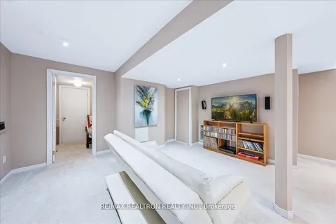 52 Carousel Crescent, Richmond Hill, ON L4E 3X6