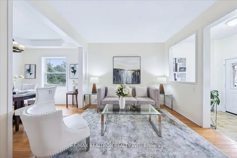 52 Carousel Crescent, Richmond Hill, ON L4E 3X6