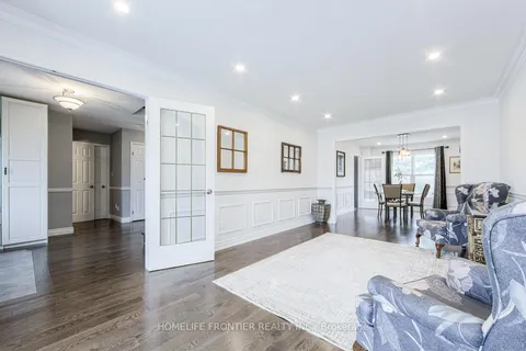 292 Crossland Gate, ON L3X 1B2
