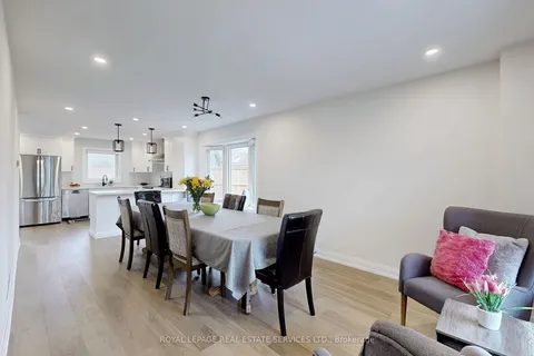 101 Houseman Crescent, Richmond Hill, ON L4C 7S7