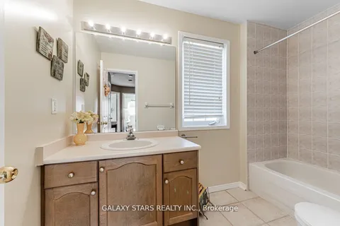 24 Post Oak Drive, Richmond Hill, ON L4E 4G8