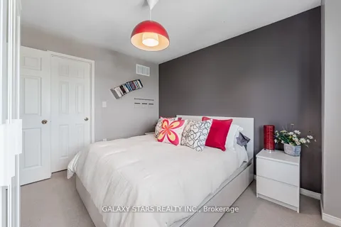 24 Post Oak Drive, Richmond Hill, ON L4E 4G8