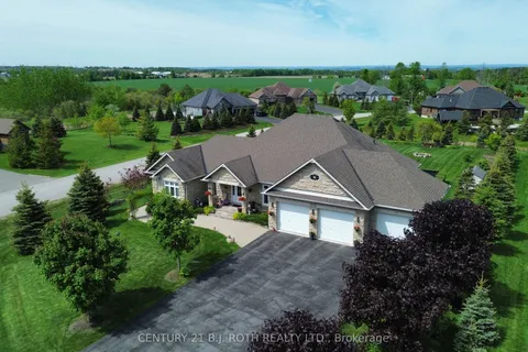 10 BROLLEY Crescent, Essa, ON L0L 2N2