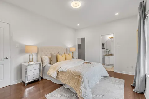 15 Chancery Road, Markham, ON L6E 1T7