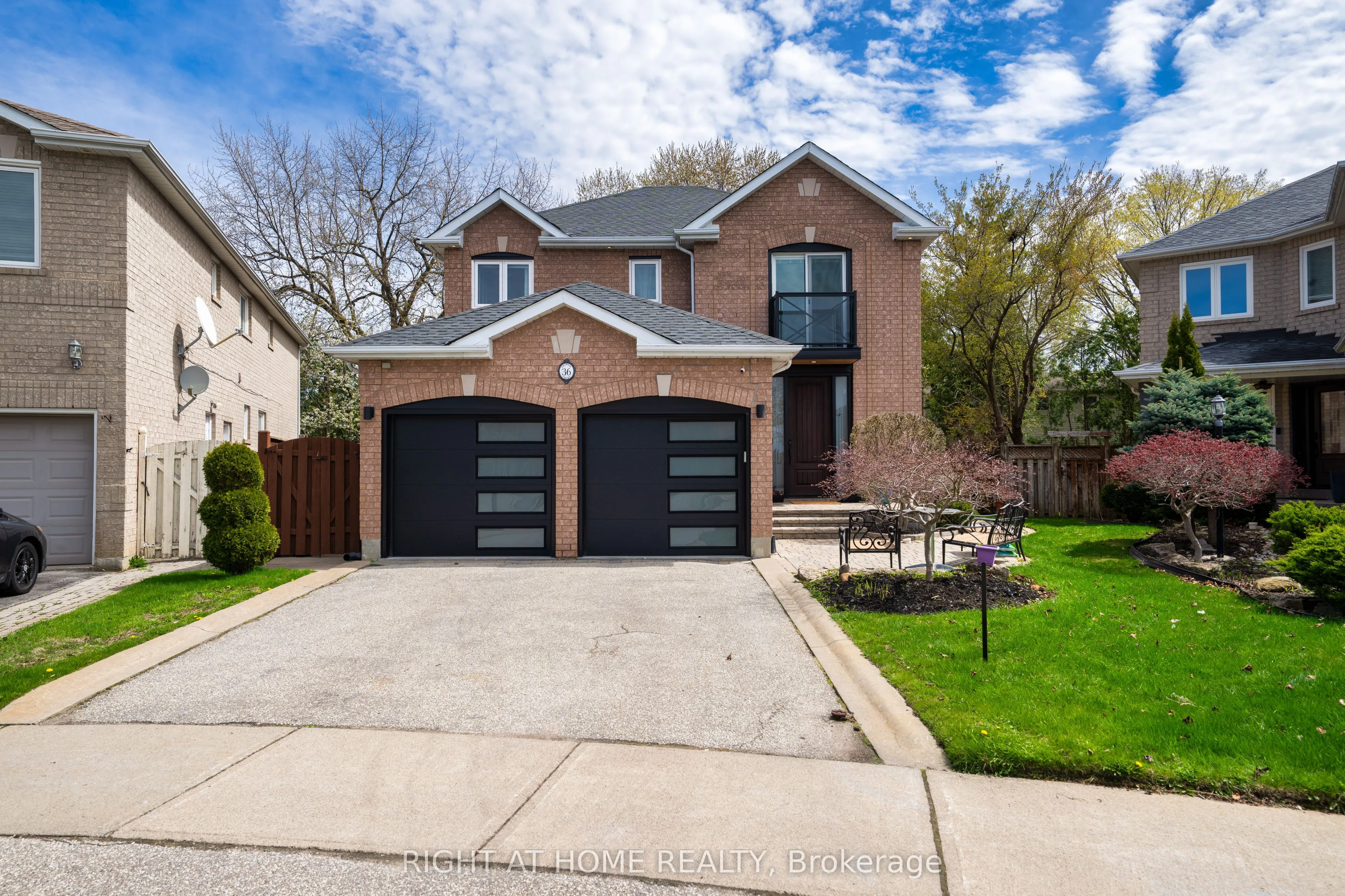 36 Crimson Court, Richmond Hill, ON L4C 0J5