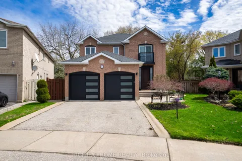 36 Crimson Court, Richmond Hill, ON L4C 0J5