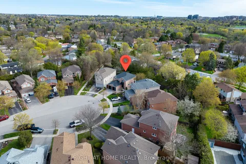 36 Crimson Court, Richmond Hill, ON L4C 0J5