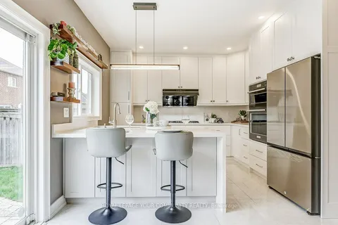67 Pondmede Crescent, Whitchurch-Stouffville, ON L4A 0E3