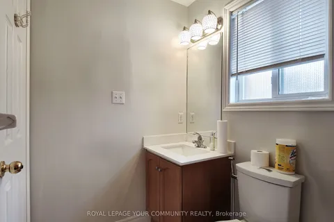 550 Greig Circle, Newmarket, ON L3Y 8S6