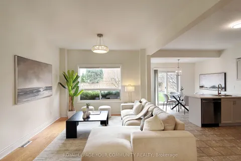 550 Greig Circle, Newmarket, ON L3Y 8S6