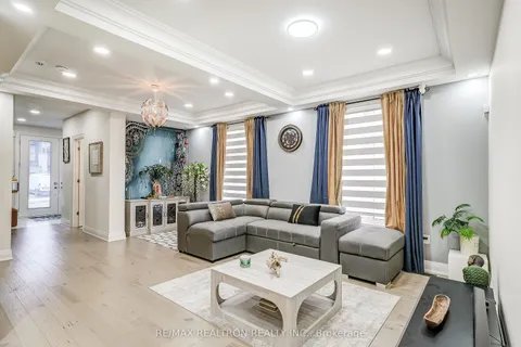 49 Bowline Vista N/A, East Gwillimbury, ON L9N 0W2