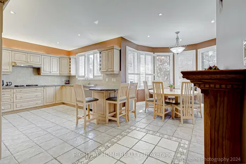 103 Oak Avenue, Richmond Hill, ON L4C 6R6