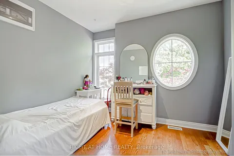 103 Oak Avenue, Richmond Hill, ON L4C 6R6