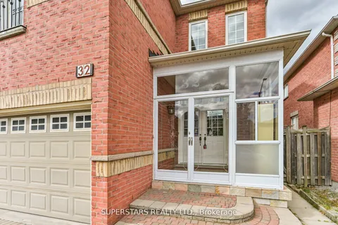 32 Thornton Street, ON L3S 4P7