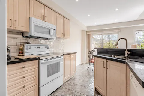 32 Millcliff Circle, ON L4G 7N7