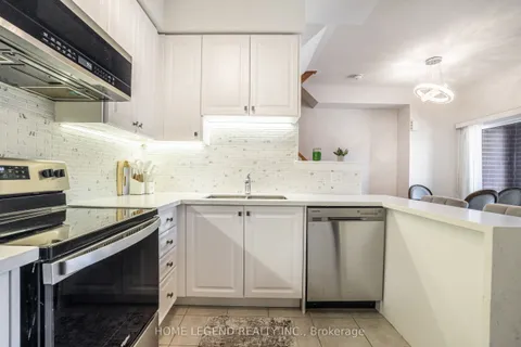 123 Bravo Lane, Newmarket, ON L3X 0L2