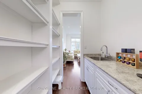 110 Novan Crescent, Aurora, ON L4G 0X7
