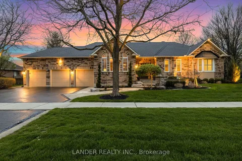 100 Colonel Wayling Boulevard, East Gwillimbury, ON L0G 1V0