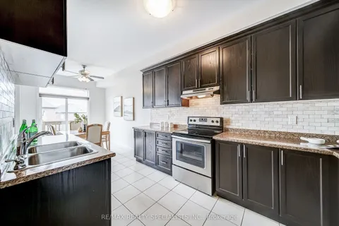 94 Fortis Crescent, Bradford West Gwillimbury, ON L3Z 0W2