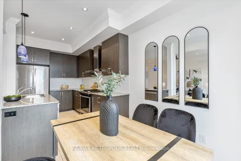 82 Dundonald Trail, ON L3Y 0E3