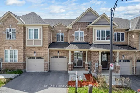 82 Dundonald Trail, ON L3Y 0E3