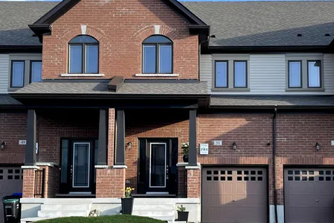 51 Lorne Thomas Place, New Tecumseth, ON L9R 0T8