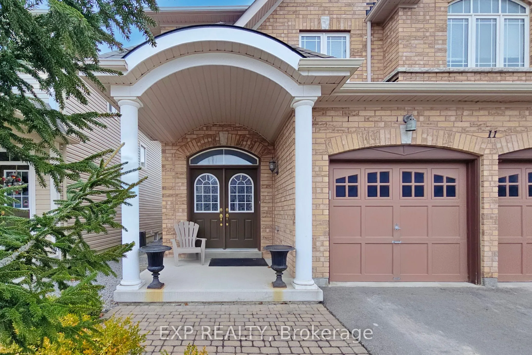 11 Bud Leggett Crescent, Georgina, ON L4P 0B7