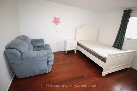 23 Cheeseman Drive, ON L3R 3G3