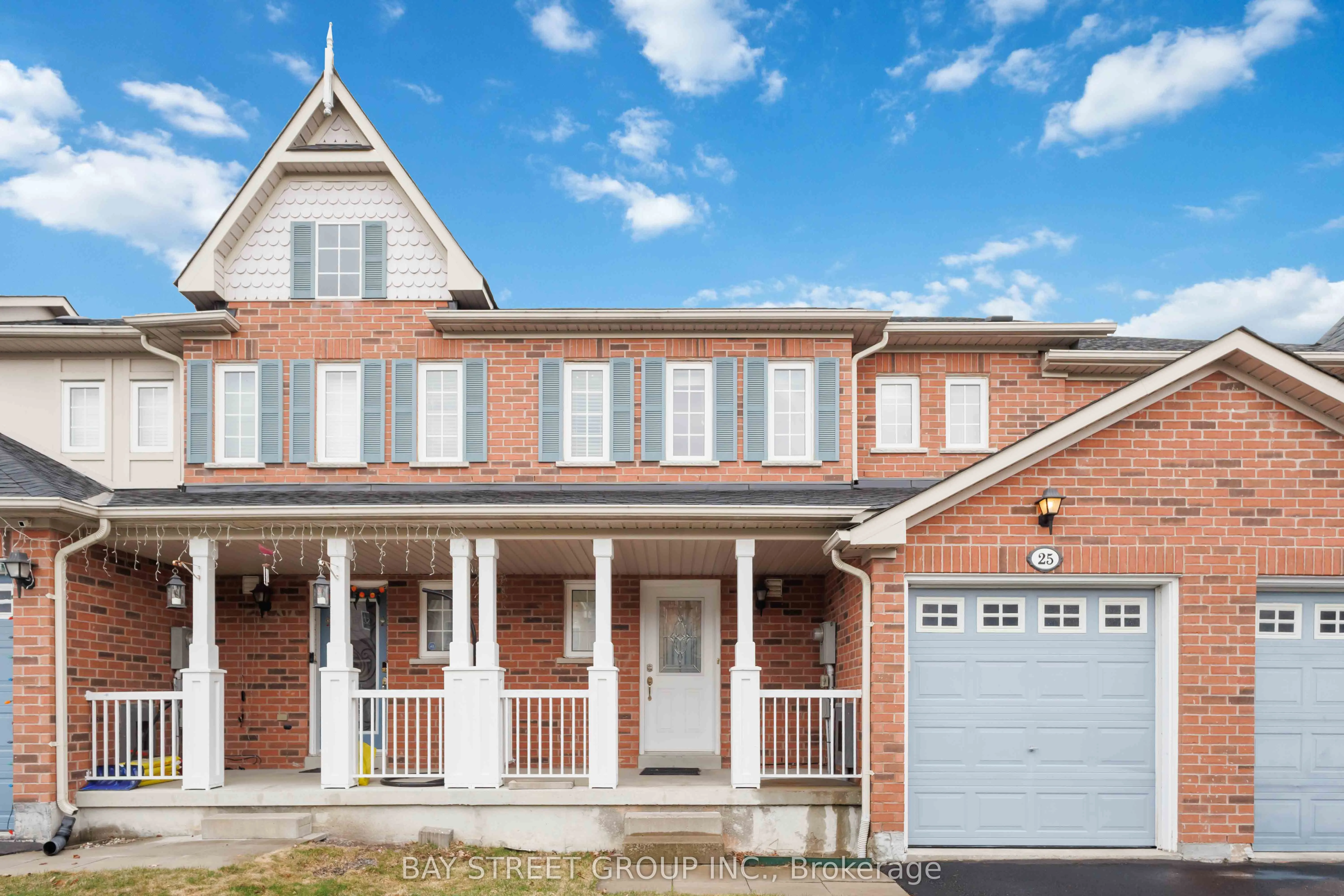 25 Maple Ridge Crescent, Markham, ON L6E 1V3