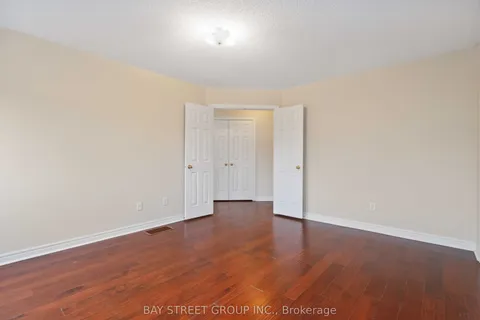 25 Maple Ridge Crescent, Markham, ON L6E 1V3