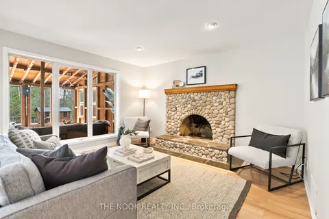 32 Halmar Park Road, Georgina, ON L0E 1N0