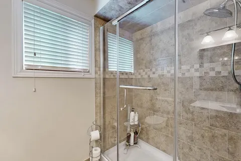 271 Rose Green Drive, Vaughan, ON L4J 4S8