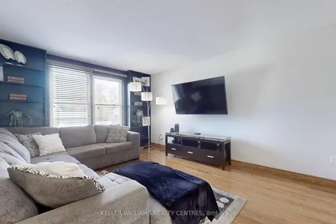 108 Armitage Drive, Newmarket, ON L3Y 5L7