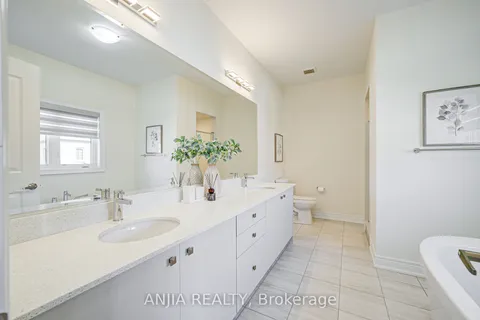 7 Fauchard Street, Richmond Hill, ON L4E 1J6