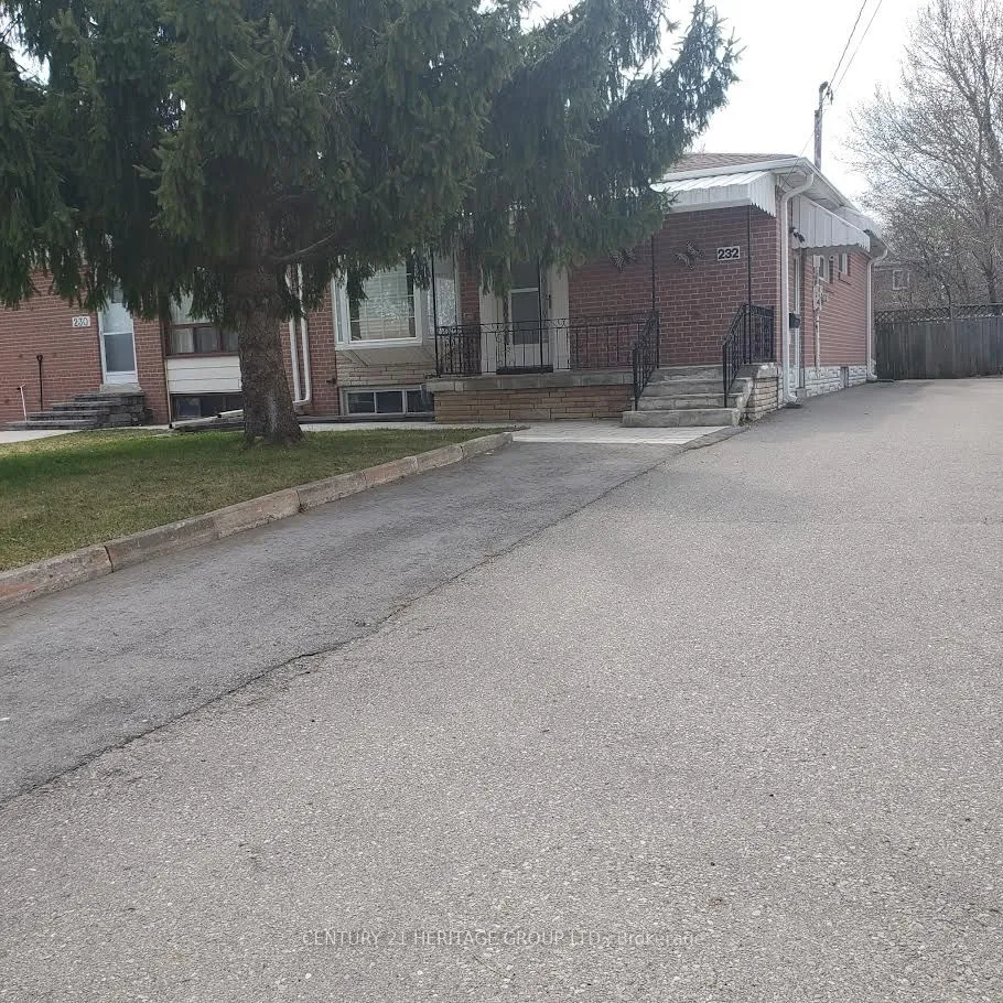 232 Blue Grass Boulevard, ON L4C 3H2