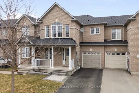 102 Gail Parks Crescent, Newmarket, ON L3X 3C1