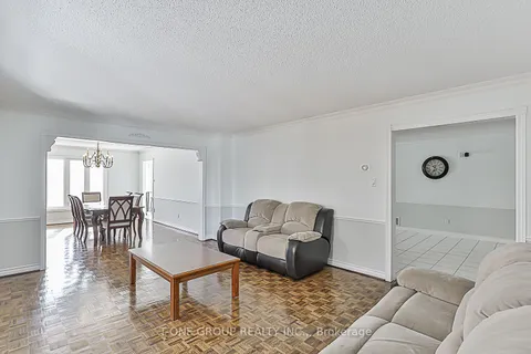 201 Strathearn Avenue, ON L4B 2S7