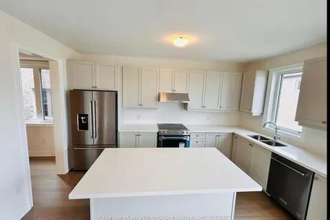 56 Plank Road, Bradford West Gwillimbury, ON L3Z 4N3