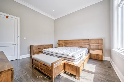 170 Ward Avenue, East Gwillimbury, ON L0G 1V0