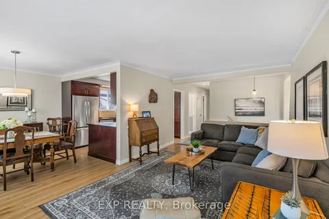 32 Kemano Road, Aurora, ON L4G 2Y3