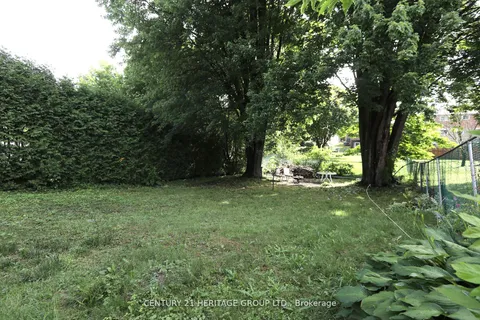 181 Newton Street, Newmarket, ON L3Y 3K6