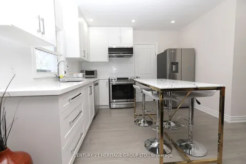 181 Newton Street, Newmarket, ON L3Y 3K6